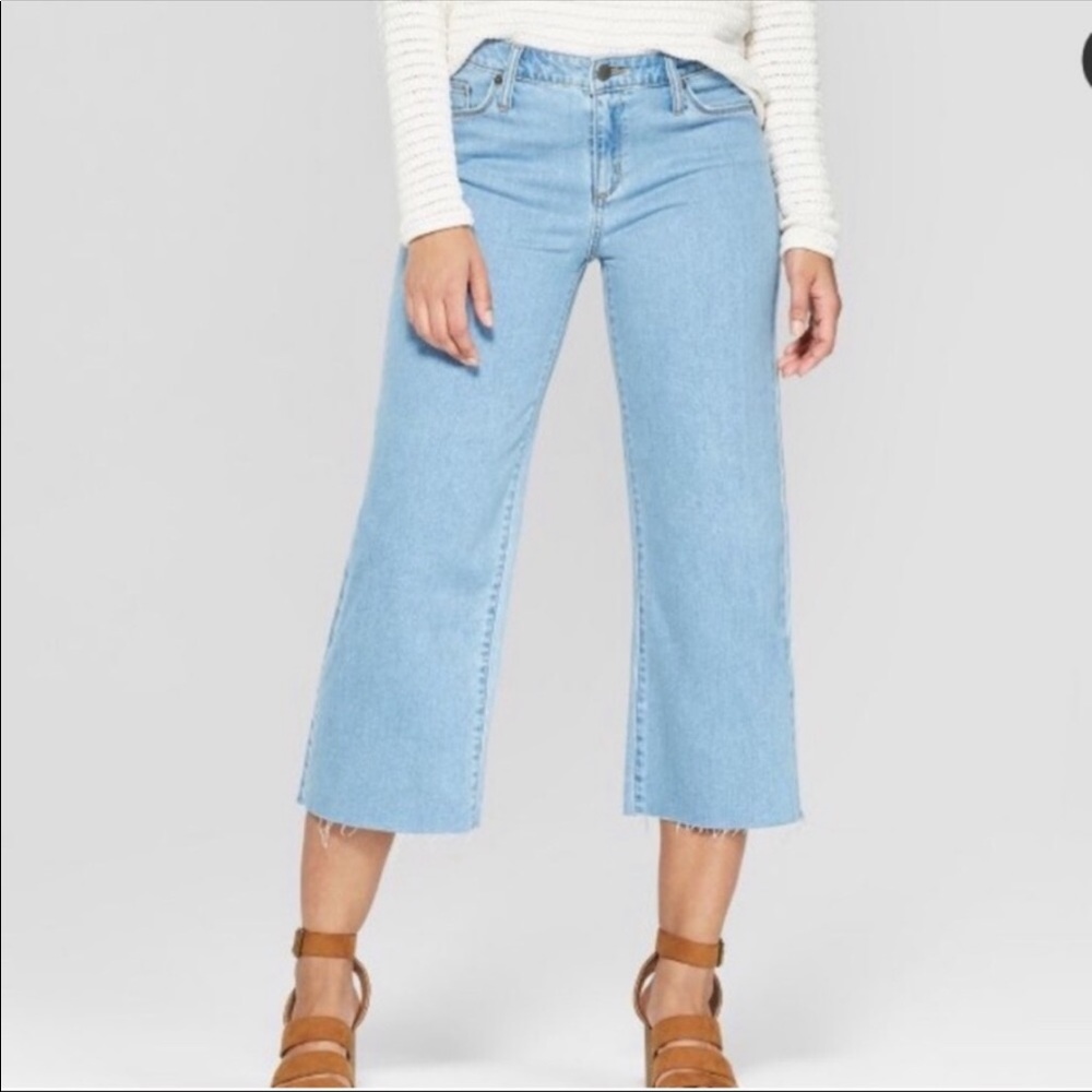 Like New High Rise Wide Leg Crop Jeans